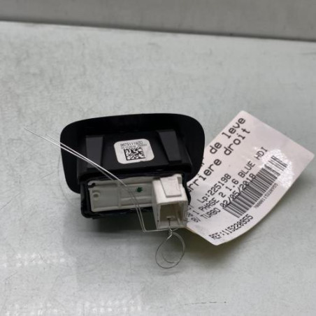Interrupteur de leve vitre arriere droit PEUGEOT 2008 1