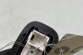 Interrupteur de leve vitre arriere droit PEUGEOT 2008 1