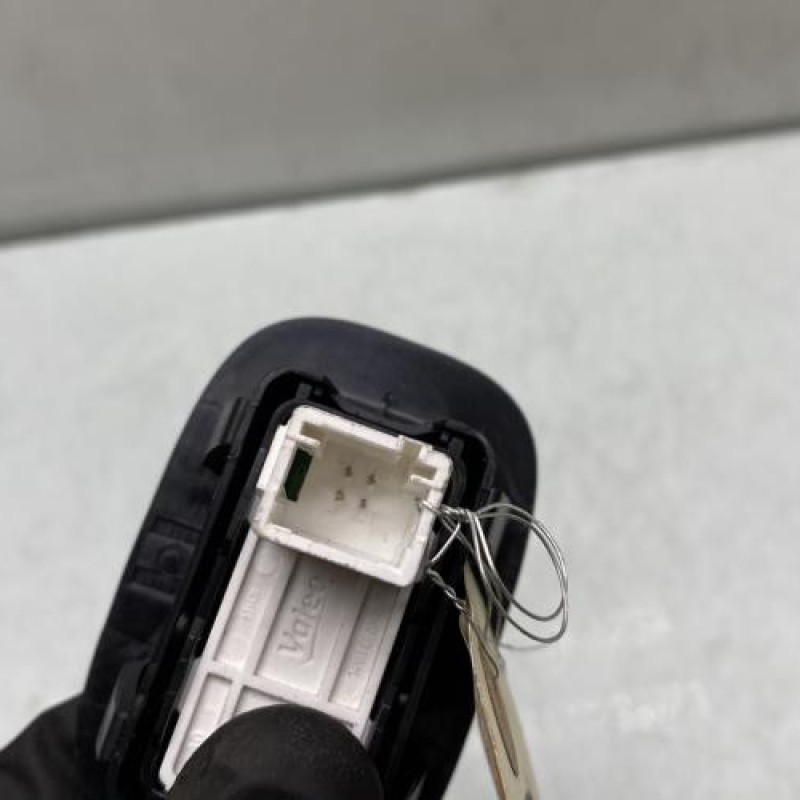 Interrupteur de leve vitre arriere gauche PEUGEOT 2008 1 Photo n°3