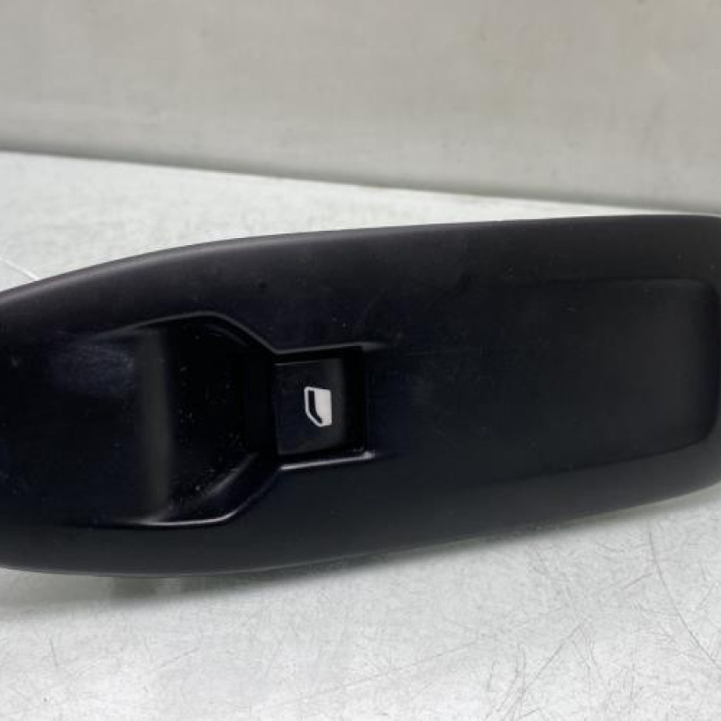 Interrupteur de leve vitre avant droit PEUGEOT 2008 1 Photo n°1