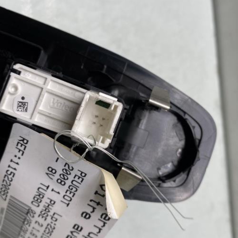 Interrupteur de leve vitre avant droit PEUGEOT 2008 1 Photo n°3