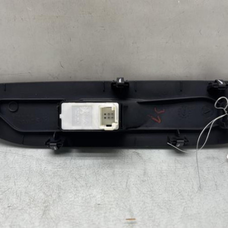 Interrupteur de leve vitre avant droit PEUGEOT 208 2