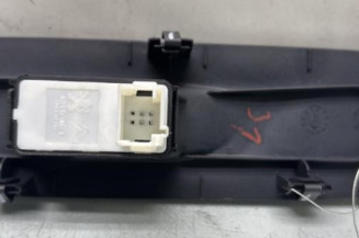 Interrupteur de leve vitre avant droit PEUGEOT 208 2