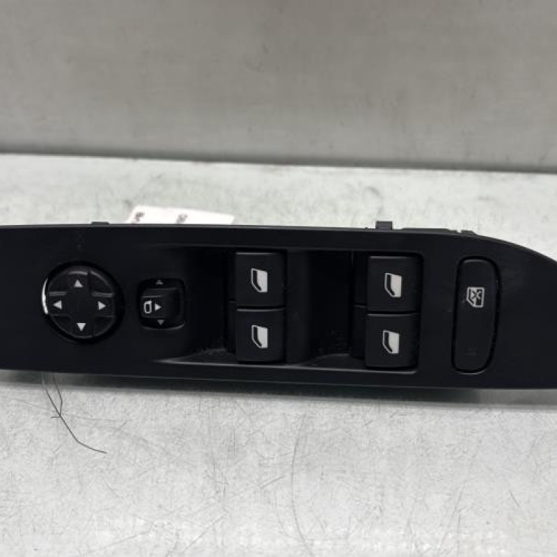 Interrupteur de leve vitre avant gauche PEUGEOT 208 2 Photo n°1