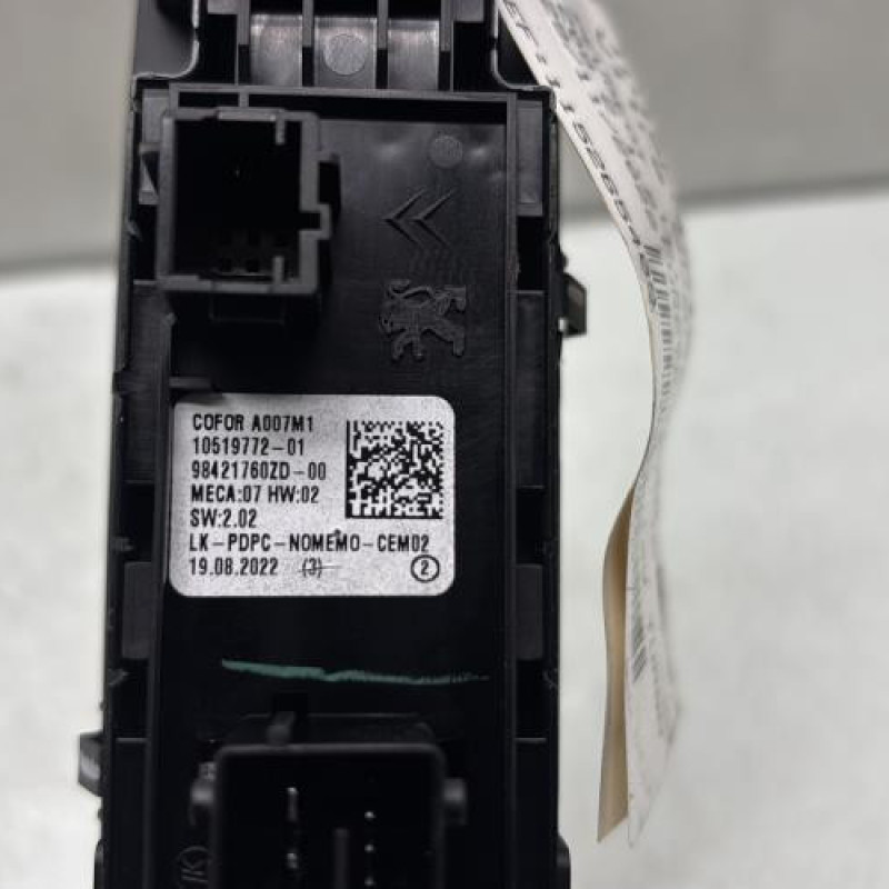 Interrupteur de leve vitre avant gauche PEUGEOT 208 2 Photo n°3