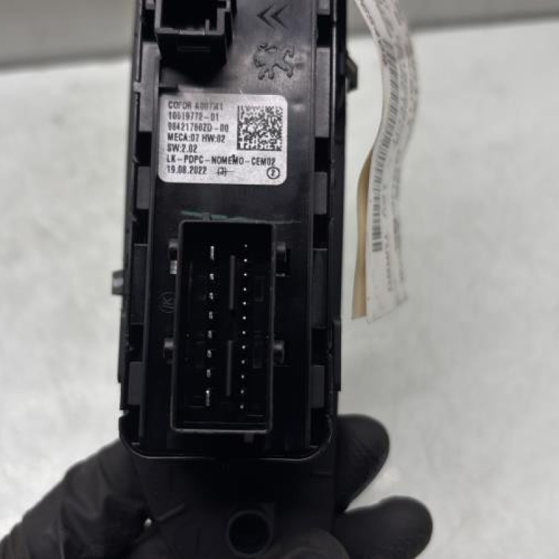 Interrupteur de leve vitre avant gauche PEUGEOT 208 2 Photo n°5