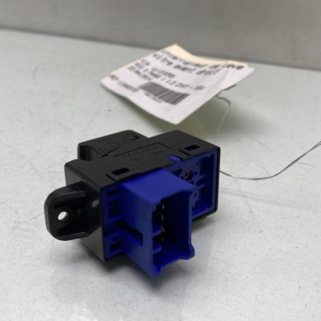 Interrupteur de leve vitre avant droit KIA RIO 3