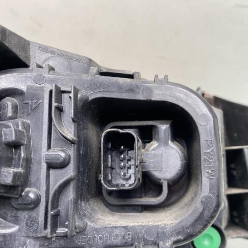 Feu arriere principal droit (feux) RENAULT CLIO 4 Photo n°3