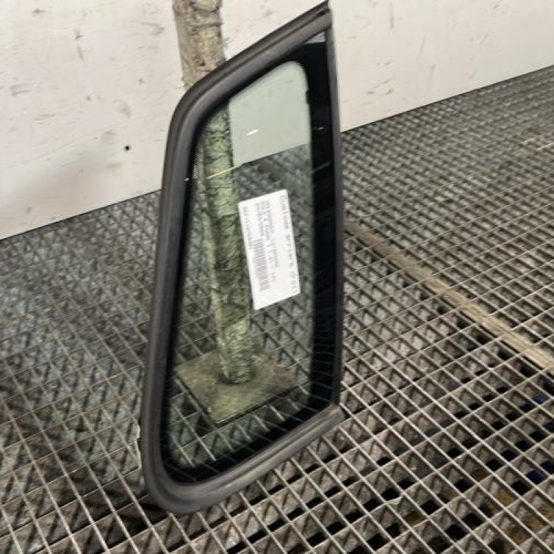 Custode arriere droit VOLKSWAGEN POLO 4 Photo n°2