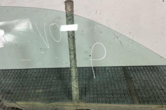 Vitre avant droit VOLKSWAGEN POLO 4 Photo n°1