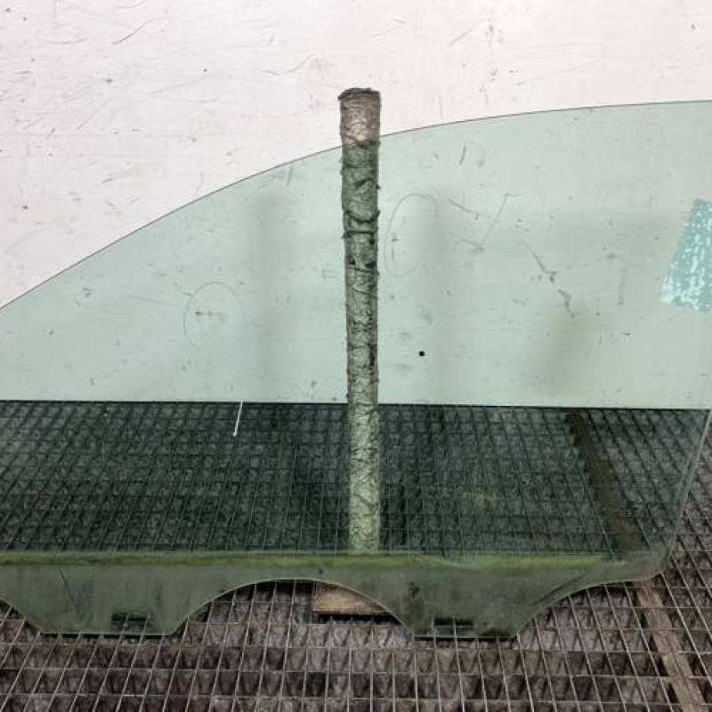 Vitre avant droit VOLKSWAGEN POLO 4 Photo n°4