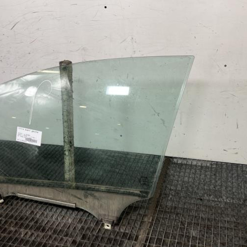 Vitre avant gauche TOYOTA AURIS 1 Photo n°3