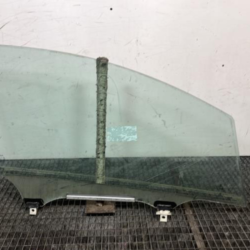 Vitre avant gauche TOYOTA AURIS 1 Photo n°4