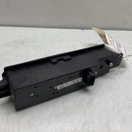 Interrupteur de leve vitre avant droit MERCEDES VITO 639