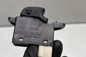 Interrupteur de leve vitre avant droit HYUNDAI SANTA FE 1