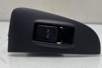 Interrupteur de leve vitre arriere droit TOYOTA AVENSIS 2 Photo n°1