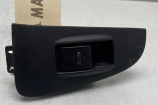 Interrupteur de leve vitre arriere gauche TOYOTA AVENSIS 2 Photo n°1