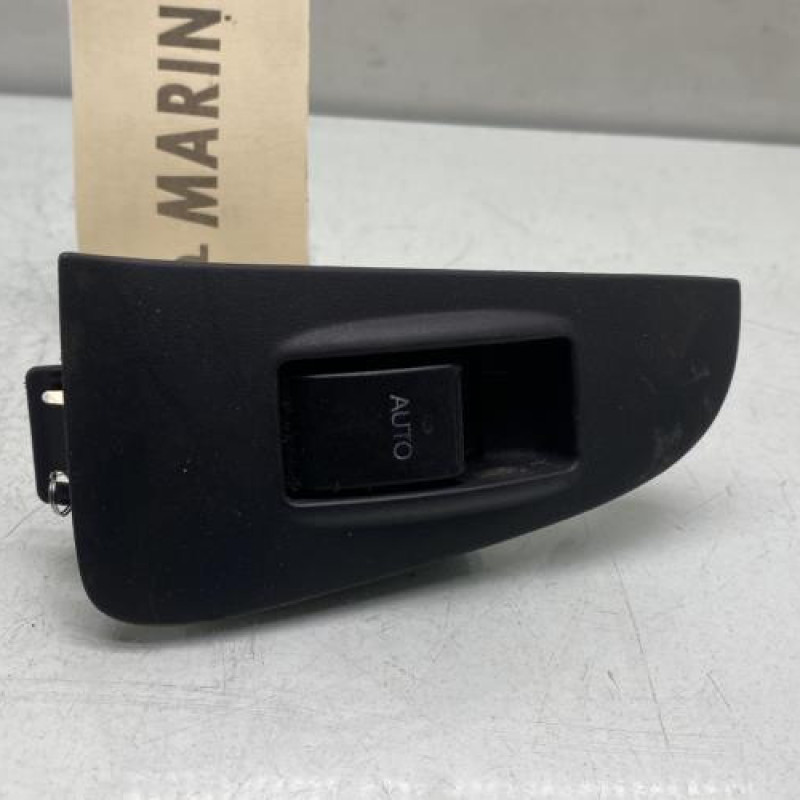 Interrupteur de leve vitre arriere gauche TOYOTA AVENSIS 2 Photo n°1