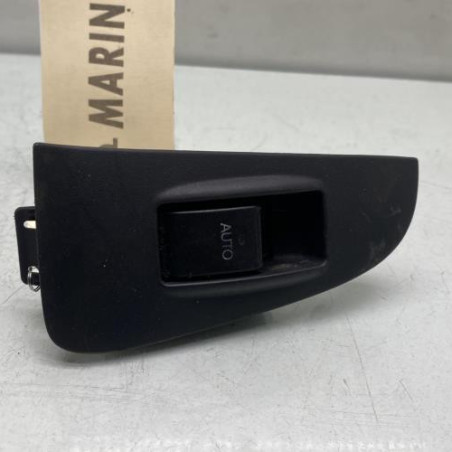 Interrupteur de leve vitre arriere gauche TOYOTA AVENSIS 2 Photo n°1