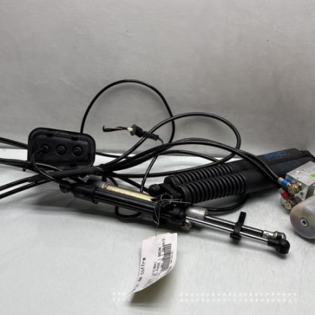 Verin de coffre MERCEDES CLASSE R 251 Photo n°1