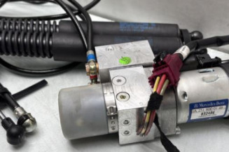 Verin de coffre MERCEDES CLASSE R 251