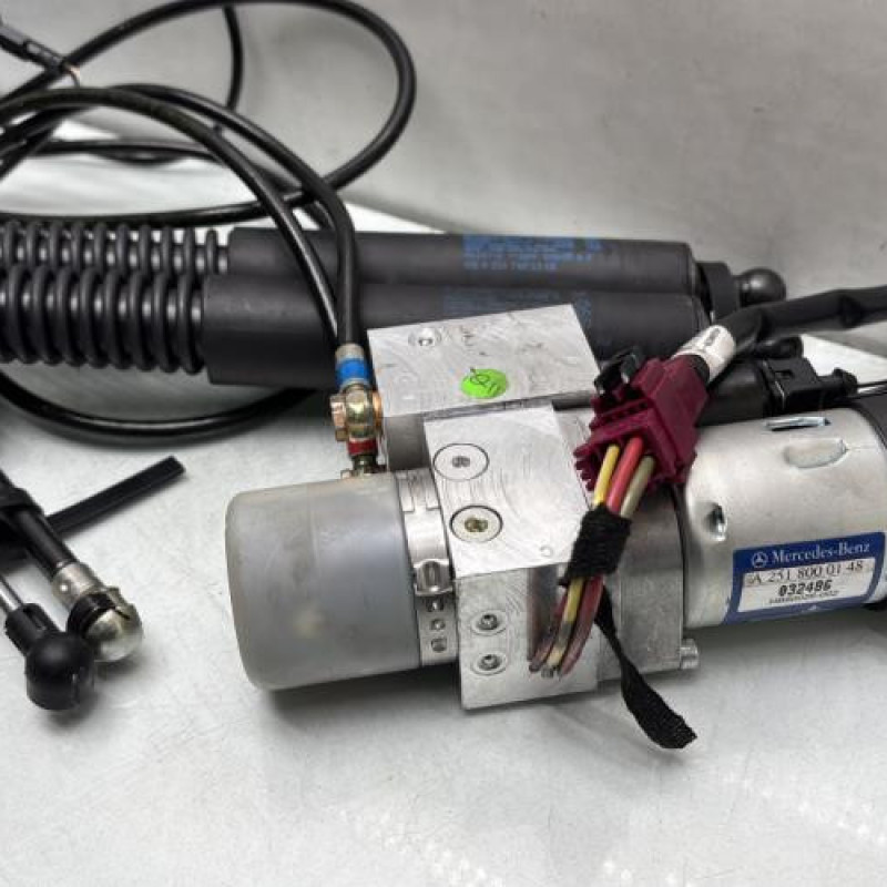 Verin de coffre MERCEDES CLASSE R 251 Photo n°3