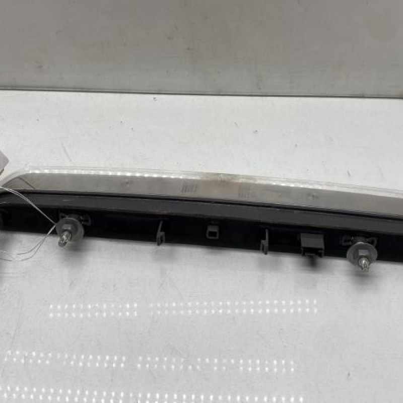 Feu arriere stop central PEUGEOT 308 2 Photo n°2