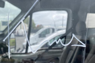 Pivot de moyeu avant droit RENAULT MASTER 2