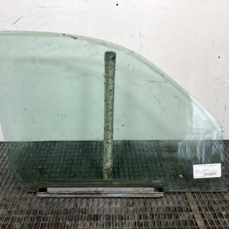 Vitre avant gauche RENAULT KANGOO 1 Photo n°4