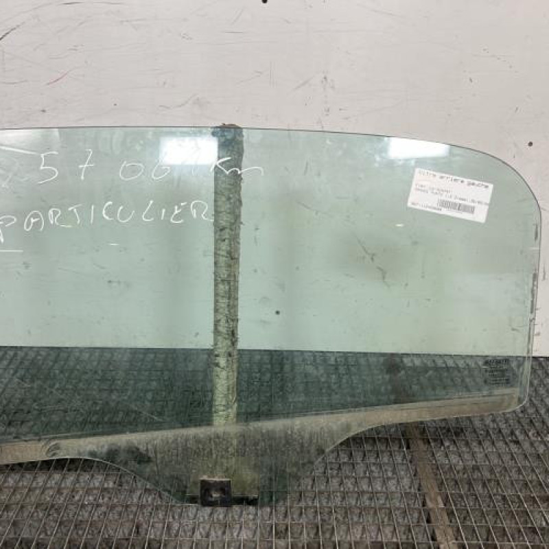 Vitre arriere gauche FIAT GRANDE PUNTO Photo n°1