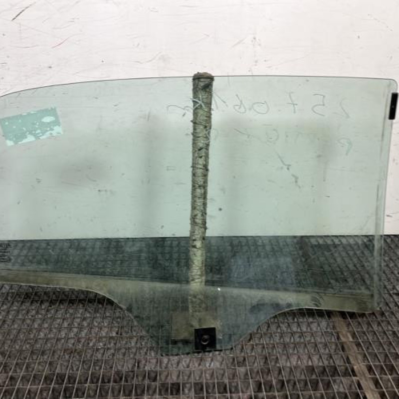 Vitre arriere gauche FIAT GRANDE PUNTO Photo n°4
