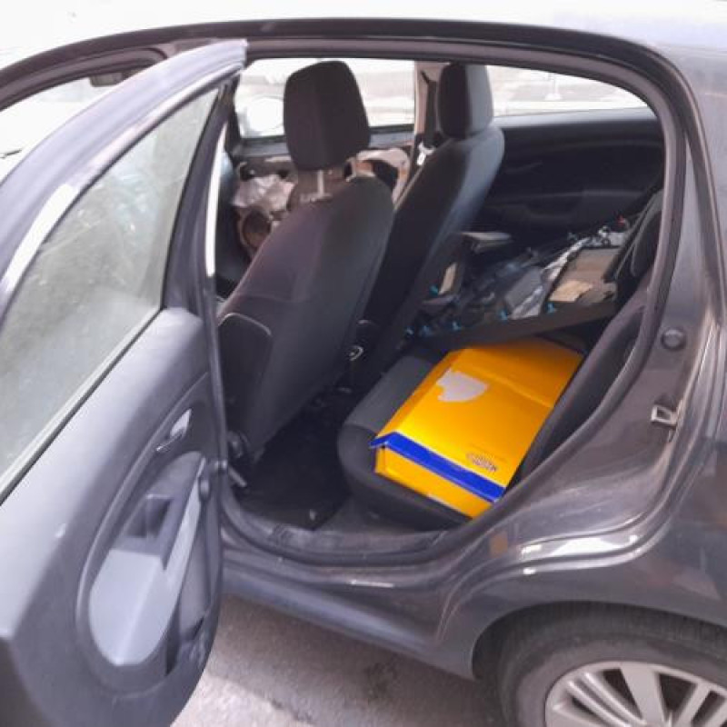 Vitre arriere gauche FIAT GRANDE PUNTO Photo n°17