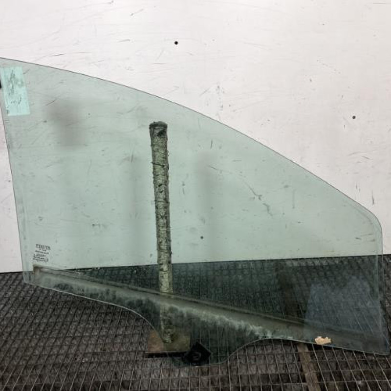 Vitre avant gauche FIAT GRANDE PUNTO Photo n°4