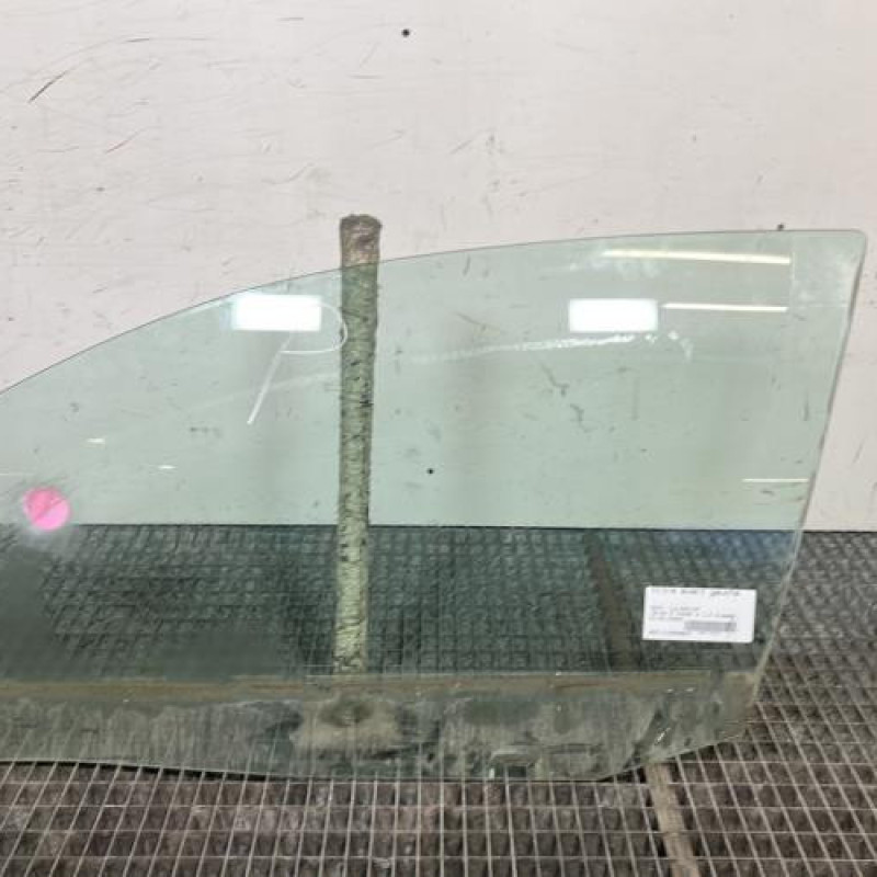 Vitre avant gauche SEAT IBIZA 3 Photo n°1