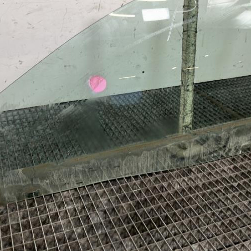 Vitre avant gauche SEAT IBIZA 3 Photo n°2