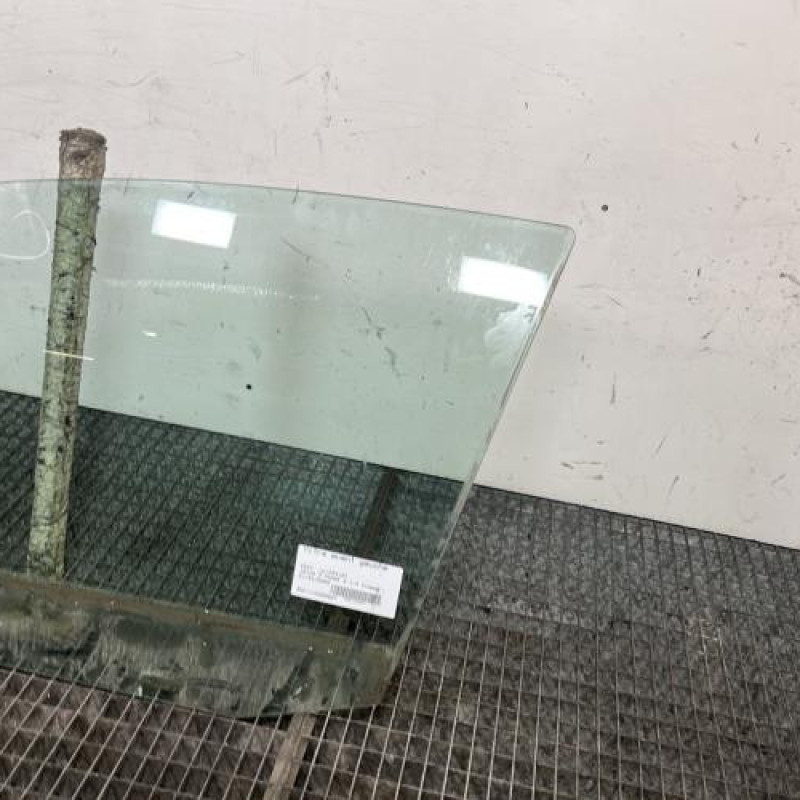 Vitre avant gauche SEAT IBIZA 3 Photo n°3