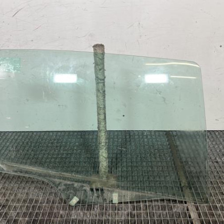 Vitre arriere droit PEUGEOT 307 Photo n°1