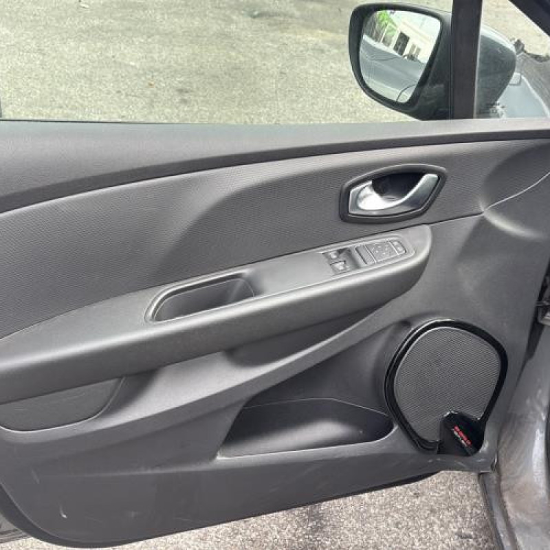 Feu arriere principal droit (feux) RENAULT CLIO 4 Photo n°13