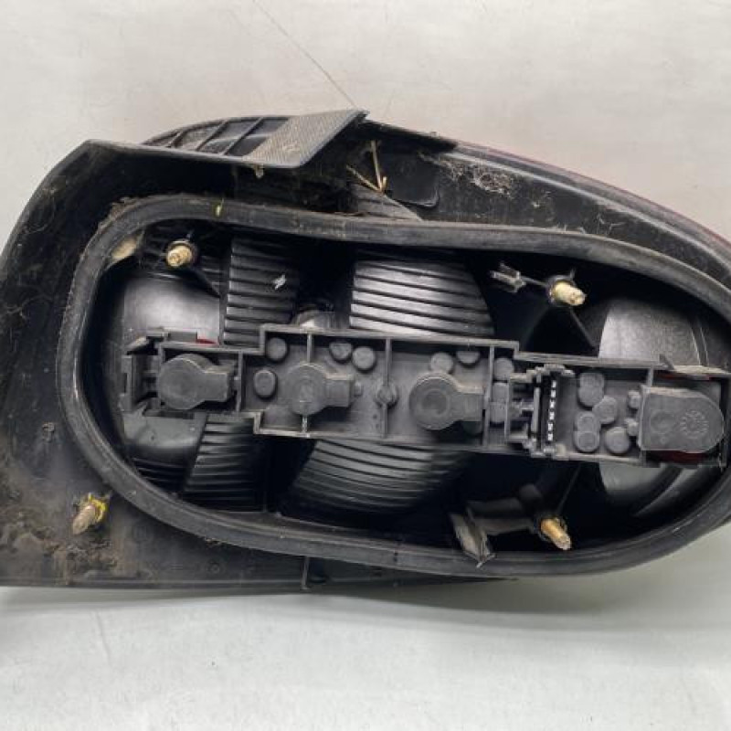 Feu arriere principal gauche (feux) RENAULT MEGANE 1 Photo n°2