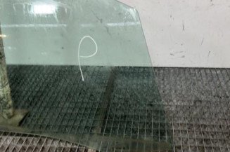 Vitre avant droit PEUGEOT 208 1