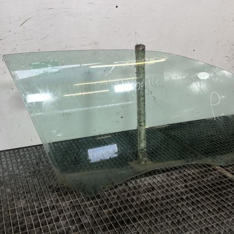 Vitre avant droit PEUGEOT 208 1 Photo n°3