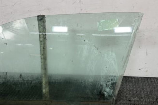 Vitre avant gauche PEUGEOT 208 1