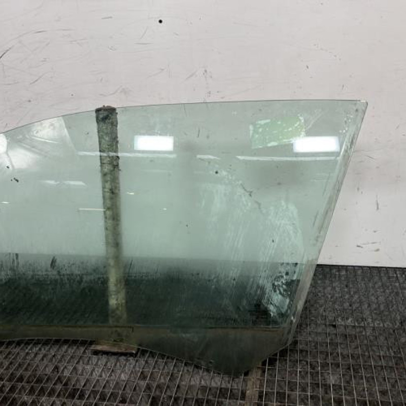 Vitre avant gauche PEUGEOT 208 1 Photo n°3