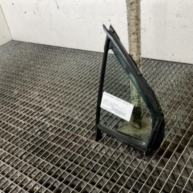 Custode avant droit (porte) TOYOTA YARIS 3 Photo n°2