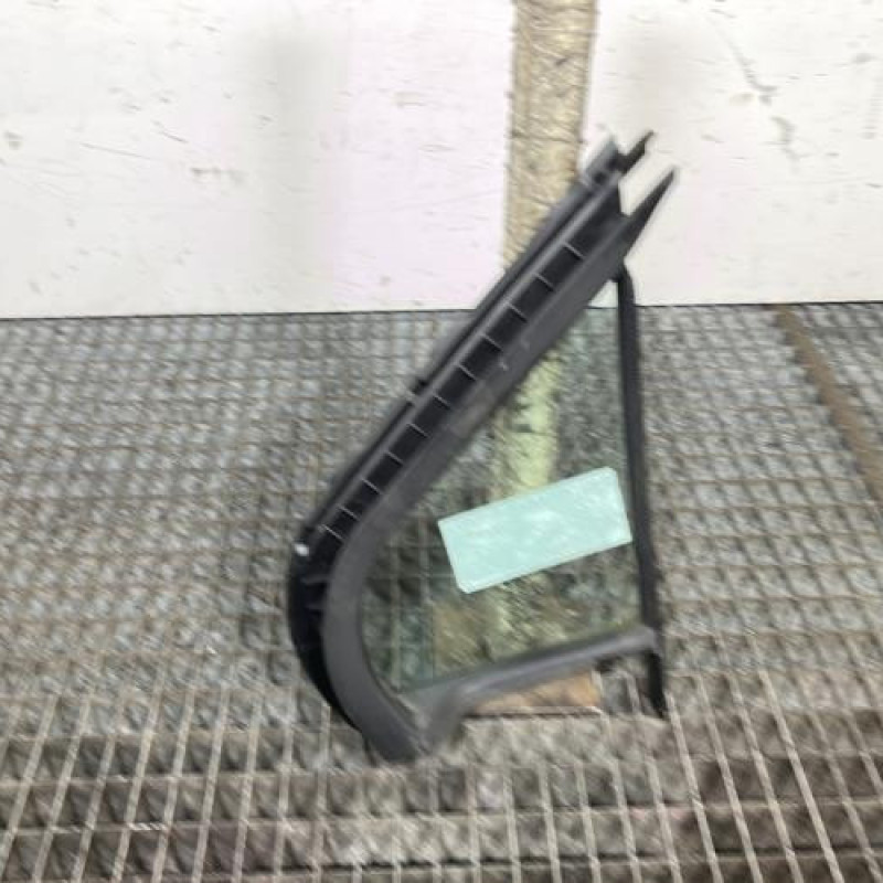 Custode avant droit (porte) TOYOTA YARIS 3 Photo n°4