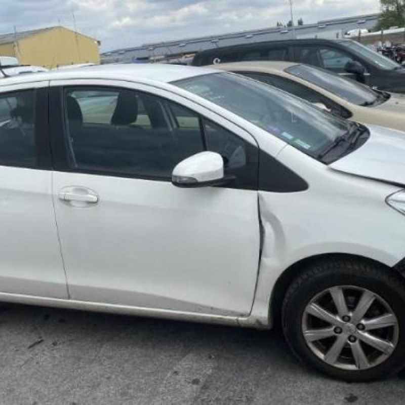 Custode avant gauche (porte) TOYOTA YARIS 3 Photo n°19
