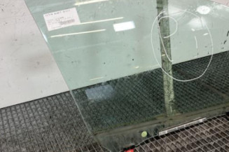 Vitre avant droit TOYOTA YARIS 3