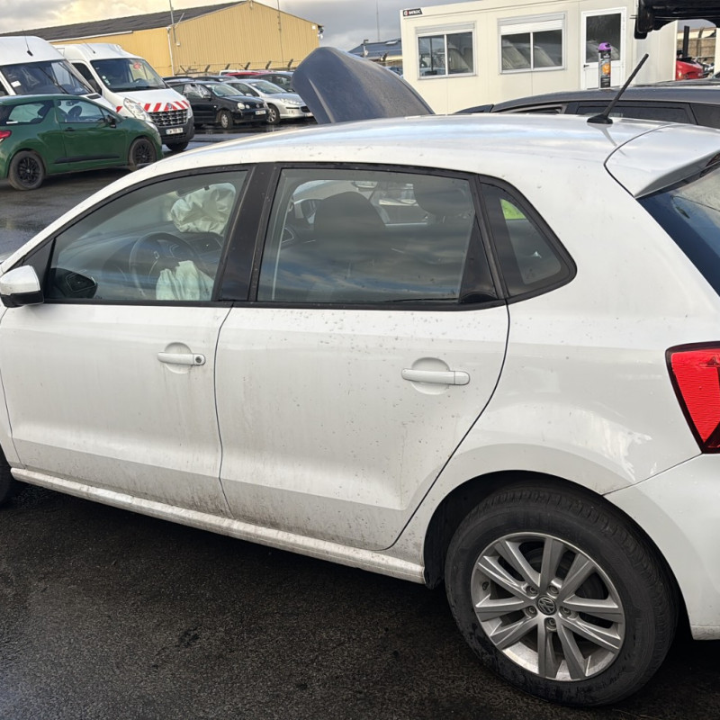 VOLKSWAGEN POLO 5 PHASE 2 1.0 MPI - 12V Photo n°8