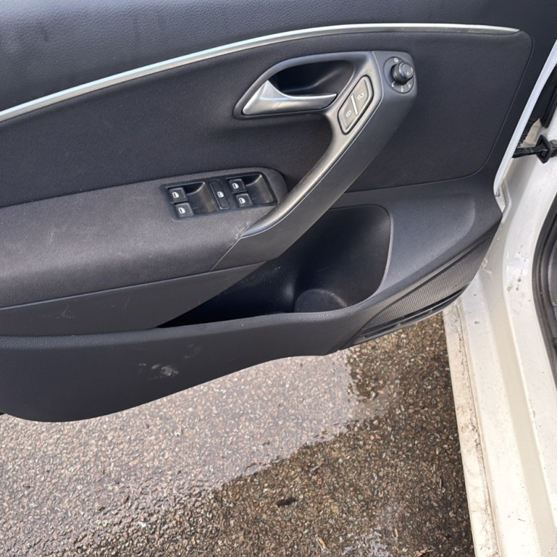 VOLKSWAGEN POLO 5 PHASE 2 1.0 MPI - 12V Photo n°11