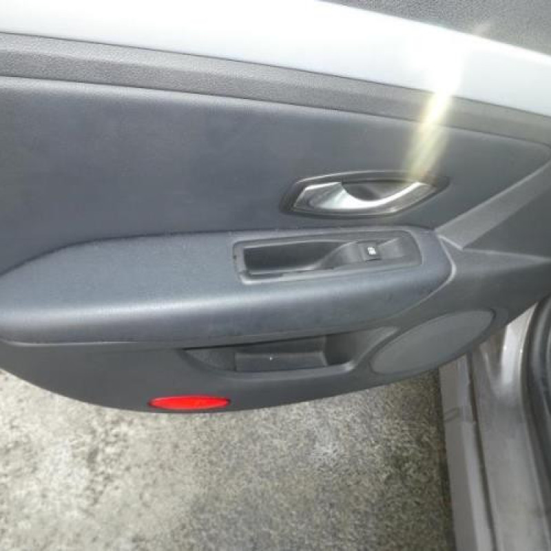 Malle/Hayon arriere RENAULT LAGUNA 3 Photo n°12